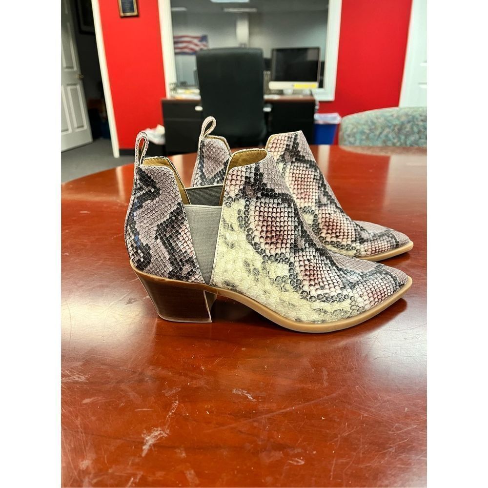 Dolce Vita Samy Mixed Snake Print Faux Leather Bootie sz 9 NWOT